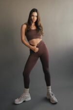 Seamless Ribbed Legging in Chocolate - Sillvela