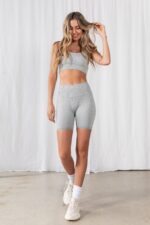 Seamless Ribbed Gym Short in Cloud - Sillvela