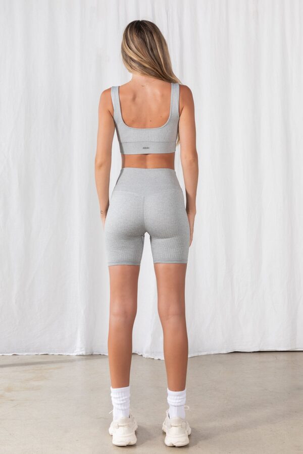 Seamless Ribbed Gym Short in Cloud - Sillvela