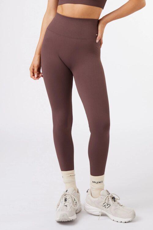 Seamless Ribbed Legging in Chocolate - Sillvela