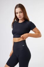 Seamless Ribbed Black Set Crop Top + Short - Sillvela