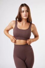 Seamless Ribbed Yoga Set in Chocolate - Sillvela