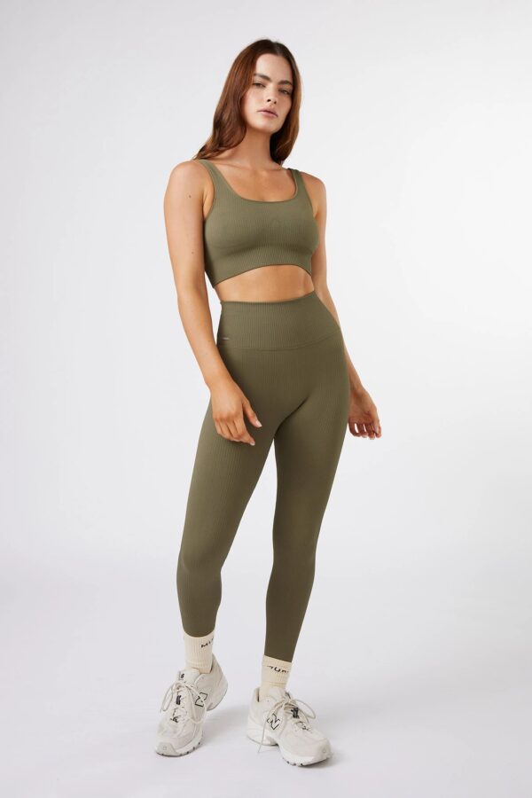 Seamless Ribbed Yoga Set in Olive Green - Sillvela